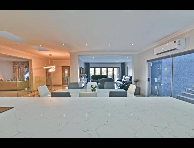 7 BEDROOM HOUSE FOR SALE IN GLENVISTA